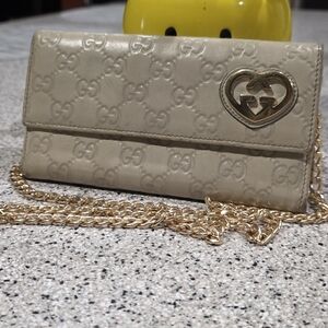 Gucci Guccissima Wallet In Ivory. Comes With Unbranded Chain